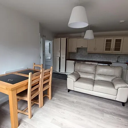 Myothernest - Convenient 2-bedroom In Lägenhet *